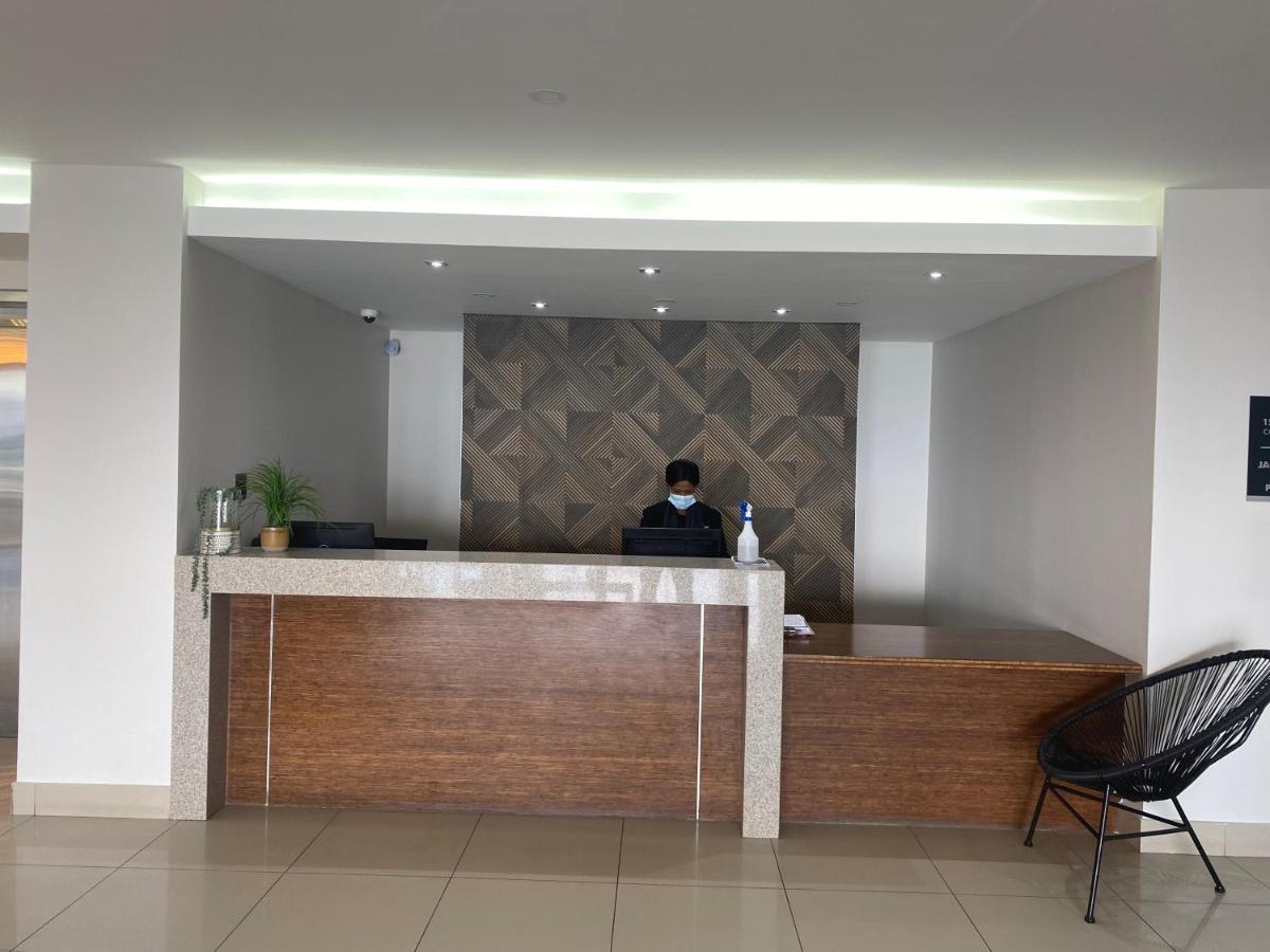 Kennaway Hotel Ист-Лондон Экстерьер фото